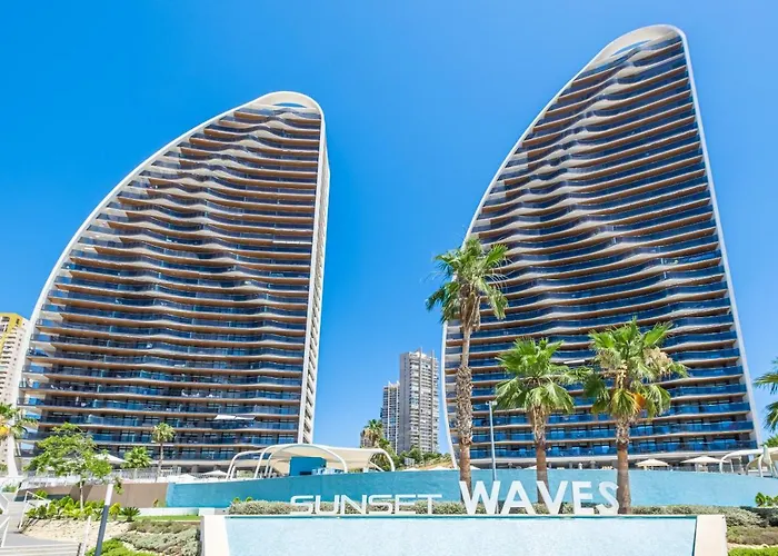 Sunset Waves 3-194 Poniente *